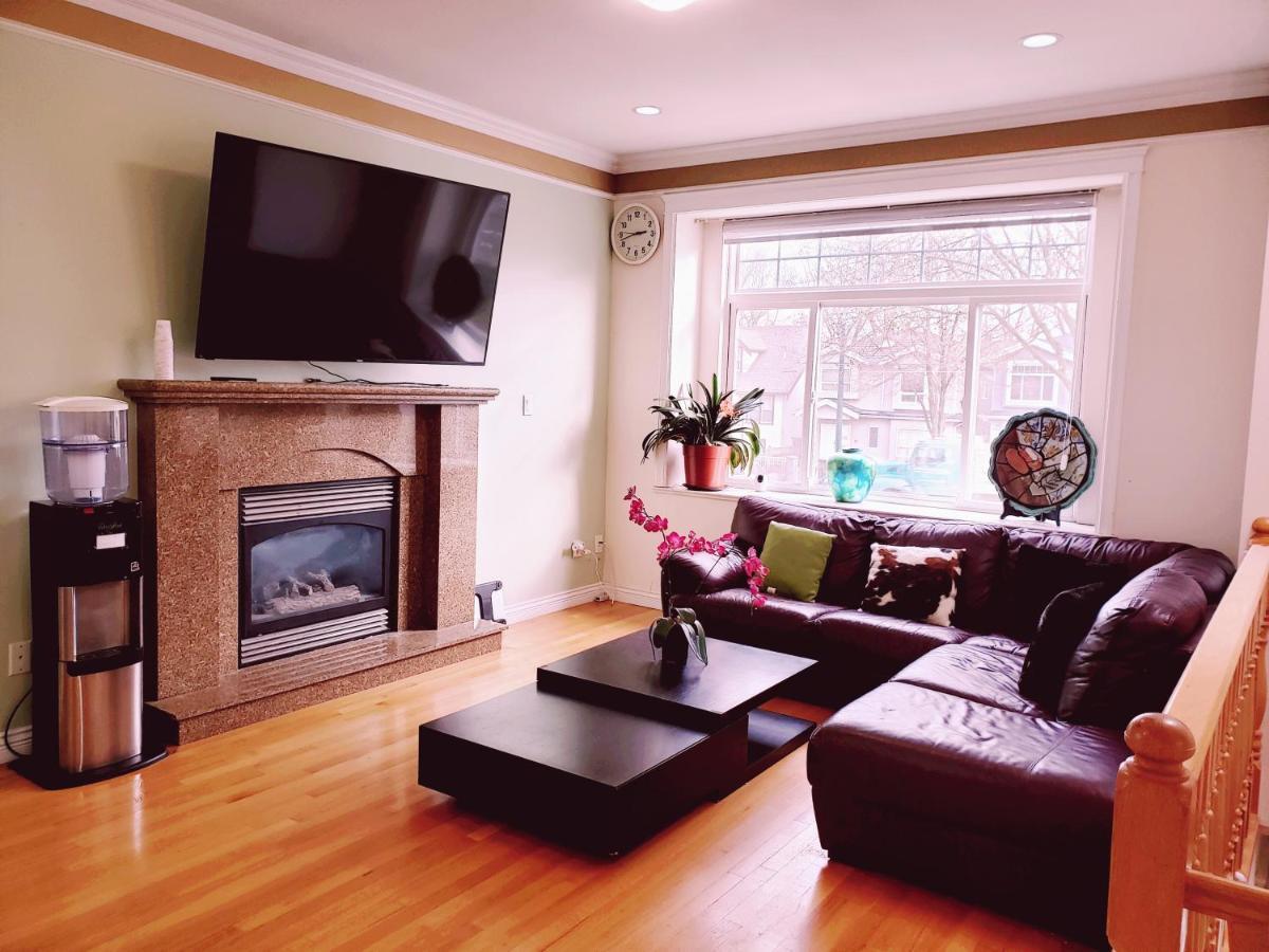 Lisa'S Lovely Little House Vancouver Ngoại thất bức ảnh