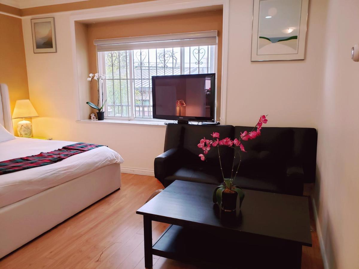 Lisa'S Lovely Little House Vancouver Ngoại thất bức ảnh